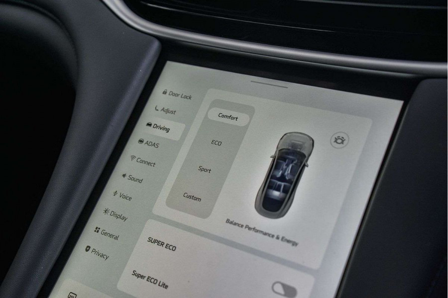 2026 MG IM5 P12L Premium Hatch Image 11