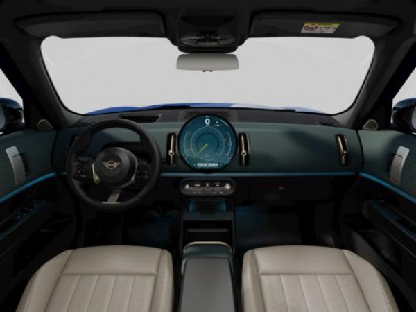 2024 MINI Countryman U25 C Favoured SUV image 4