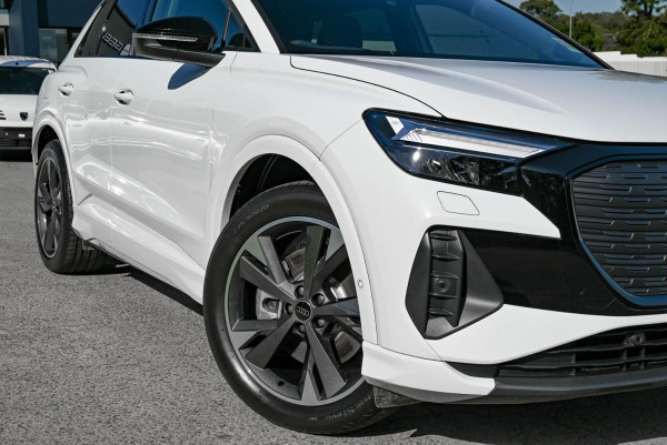 2025 MY26 Audi Q4 e-tron F4 45 SUV image 2