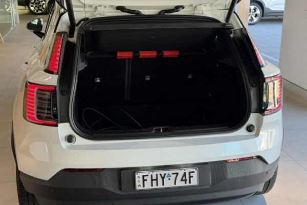 2024 Volvo EX30  Single Motor Extended Range Plus SUV Image 9