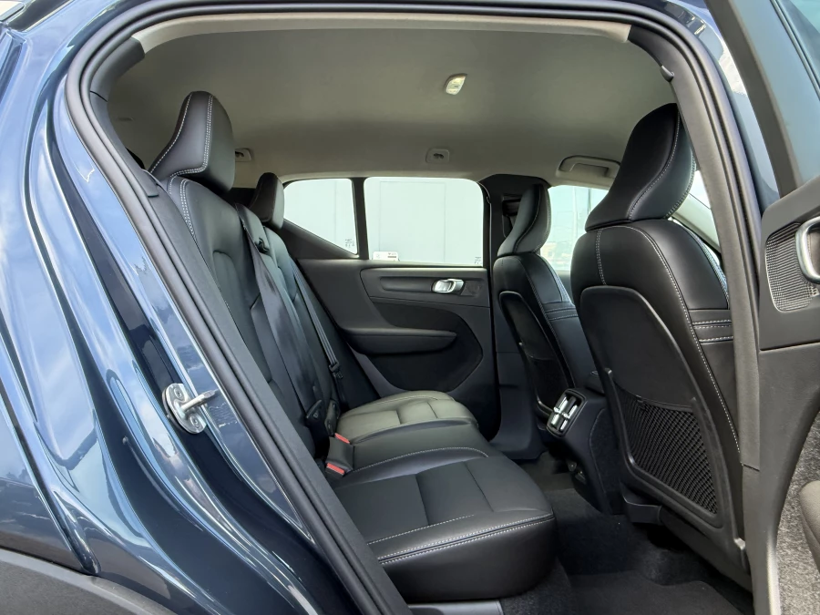 2026 Volvo XC40 XZ Ultra B4 Bright SUV Image 10