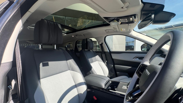 2024 MY25 Land Rover Range Rover Velar L560 P400 Dynamic HSE SUV image 26