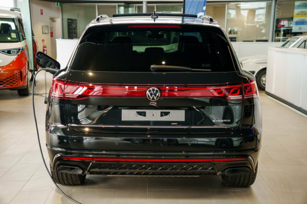 2025 Volkswagen Touareg RC R SUV