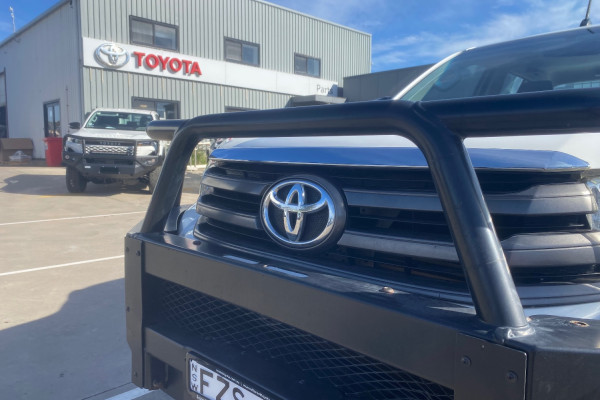 2018 Toyota HiLux  SR Double Cab Pick Up Image 21