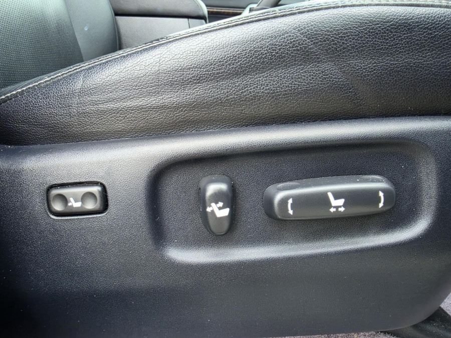 2012 MY10 Toyota LandCruiser VDJ200R Sahara SUV Image 21