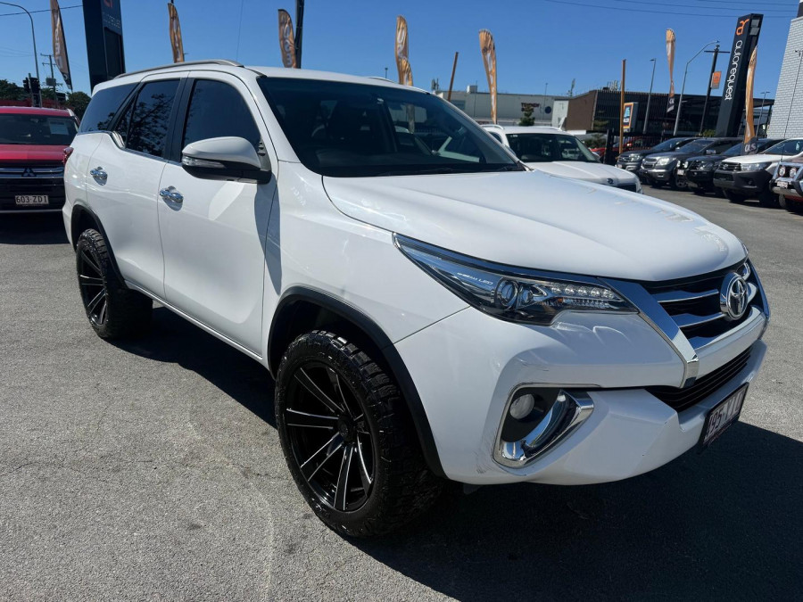 2016 Toyota Fortuner GUN156R Crusade SUV Image 3