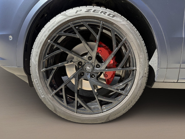 2024 Porsche Cayenne SUV image 7