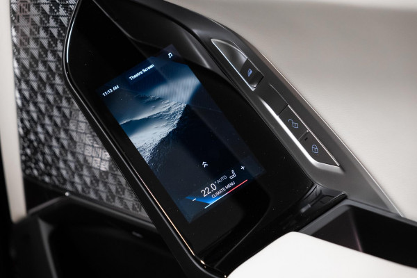 2024 BMW i7 G70 M70 xDrive Sedan image 17