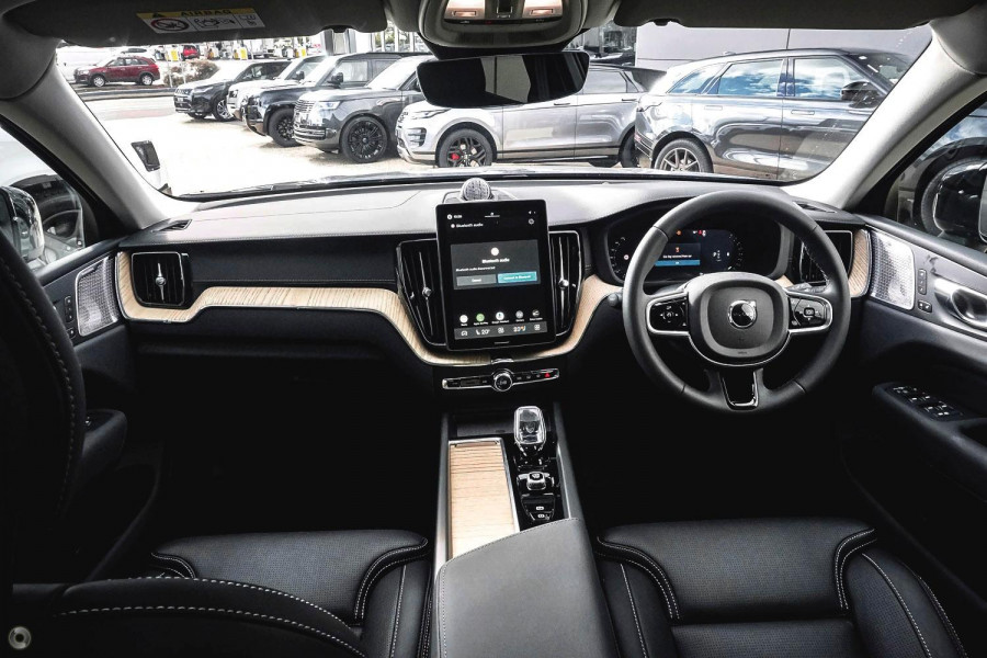 2026 Volvo XC60 UZ Ultra B5 Dark SUV Image 7