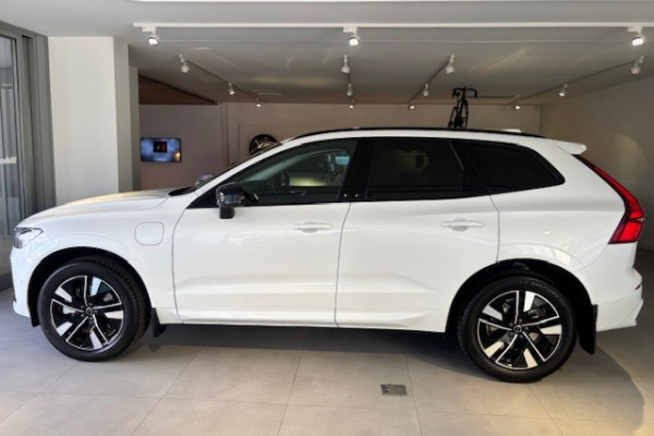 2025 MY26 Volvo XC60 UZ Plus T8 Plug-in Hybrid Dark SUV Image 3