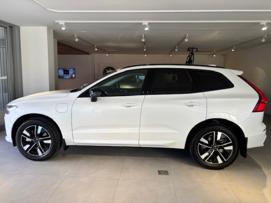 2025 MY26 Volvo XC60 UZ Plus T8 Plug-in Hybrid Dark SUV Image 3