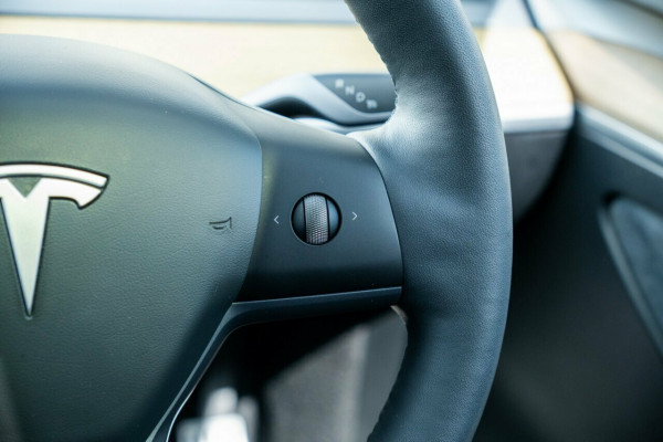 2023 Tesla Model Y  Long Range Wagon Image 13