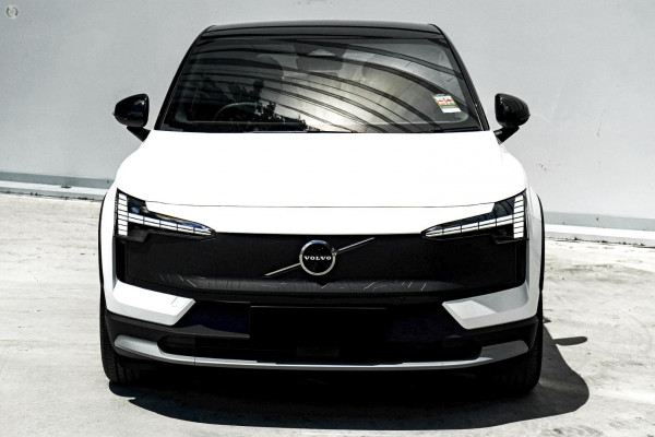 2026 Volvo EX30 Cross Country  Ultra Twin Motor Performance SUV Image 2