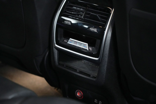 2021 BMW X7 Xdrive30d SUV Image 35
