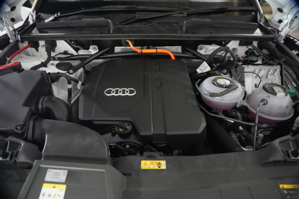 2025 Audi Q5 FY 55 TFSI e S Line SUV Image 30