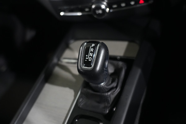 2020 Volvo XC60 UZ D4 Inscription SUV image 18