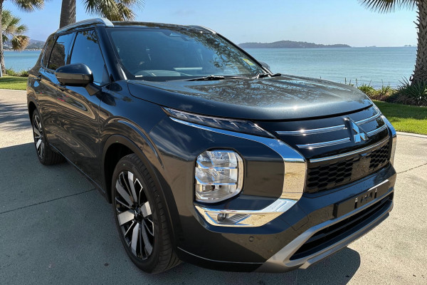 2025 Mitsubishi Outlander ZM Exceed Tourer SUV Image 1