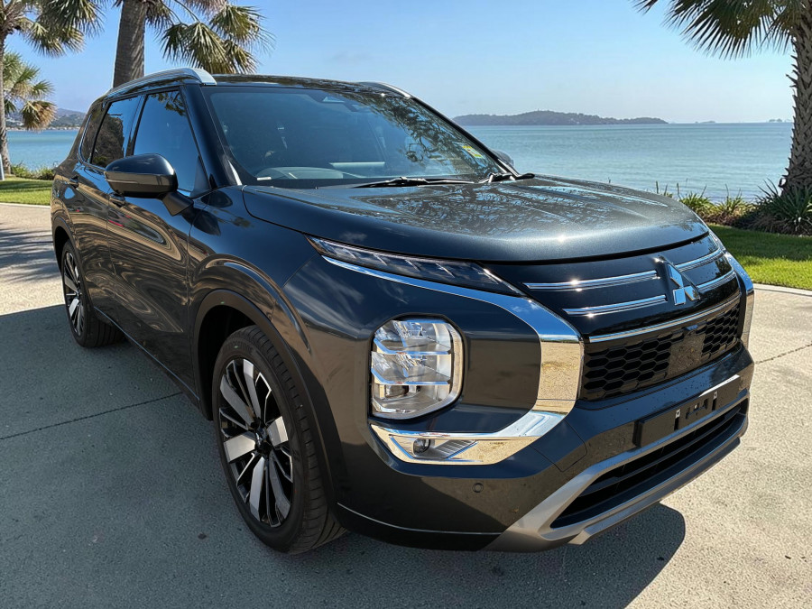 2025 Mitsubishi Outlander ZM Exceed Tourer SUV Image 1