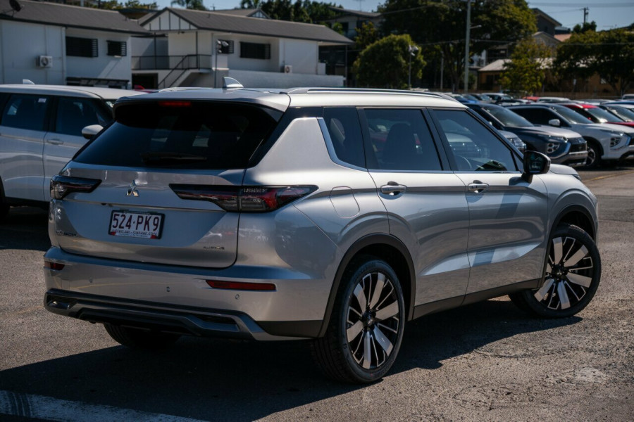 2025 Mitsubishi Outlander ZM Aspire SUV Image 2