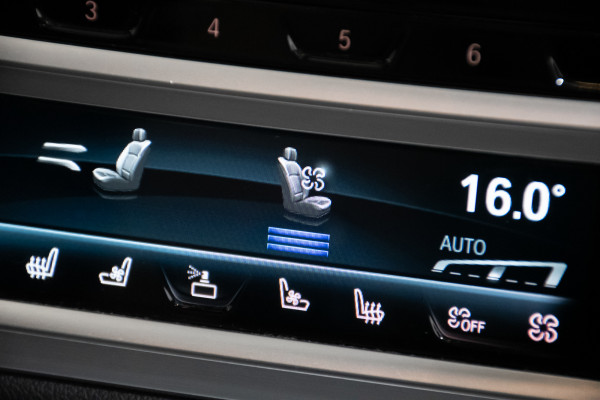2020 BMW 7 Series 30d Sedan image 21