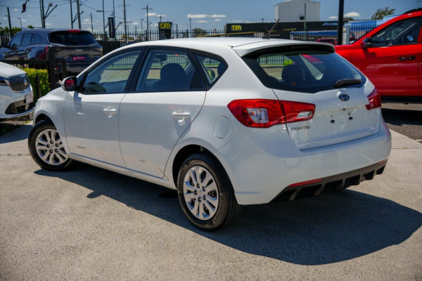 2011 MY12 Kia Cerato TD Si Hatch Image 2