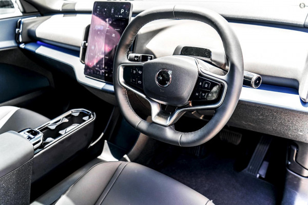 2026 Volvo EX30 Cross Country  Ultra Twin Motor Performance SUV Image 5