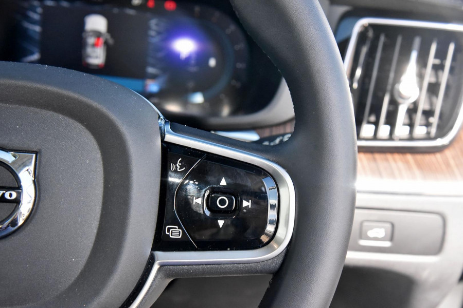 2023 Volvo XC60  Ultimate B5 Bright SUV Image 23