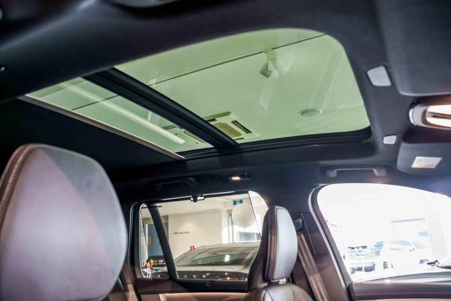 2026 Volvo XC90 L Series Black Edition SUV Image 17