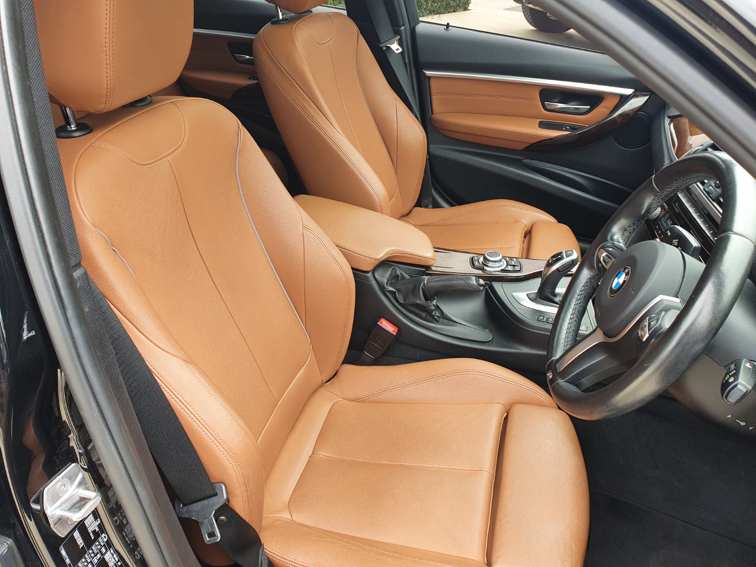 2015 BMW 3 Series F30 LCI 320I Sedan Image 8
