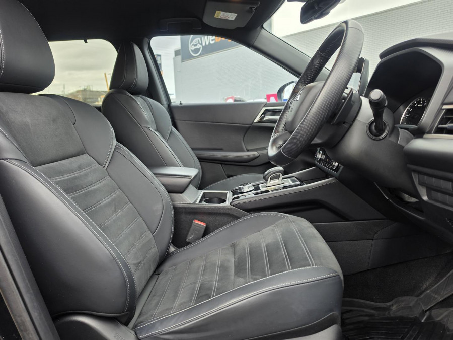 2023 Mitsubishi Outlander ZM Black Edition SUV Image 20