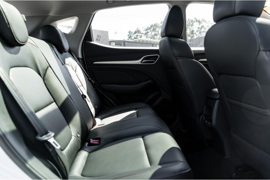2024 MG ZST S13 Essence SUV Image 12