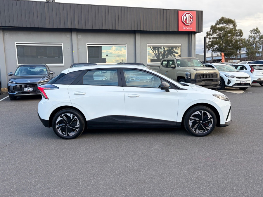 2024 MG MG4 MEH32 Excite 51 Hatch Image 4