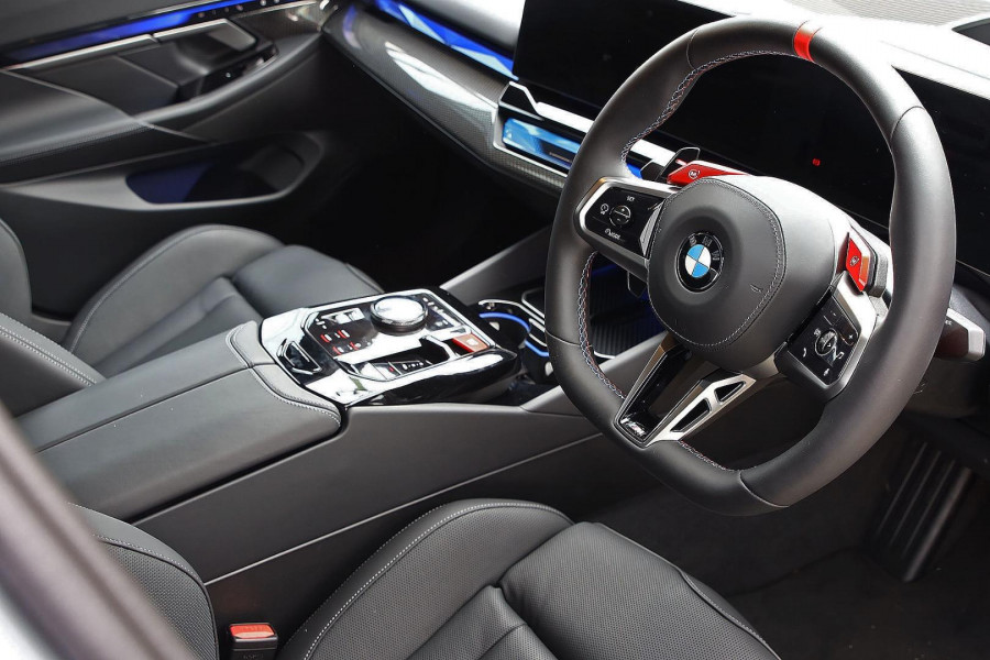 2025 BMW M5 G90  Sedan
