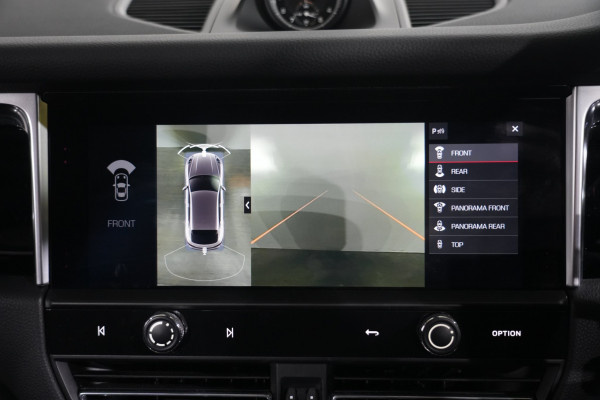 2022 Porsche Macan SUV Image 19