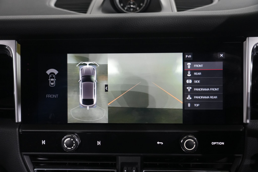 2022 Porsche Macan SUV Image 19
