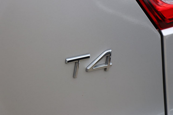 2018 Volvo Xc40 (No Series) MY19 T4 Momentum Suv