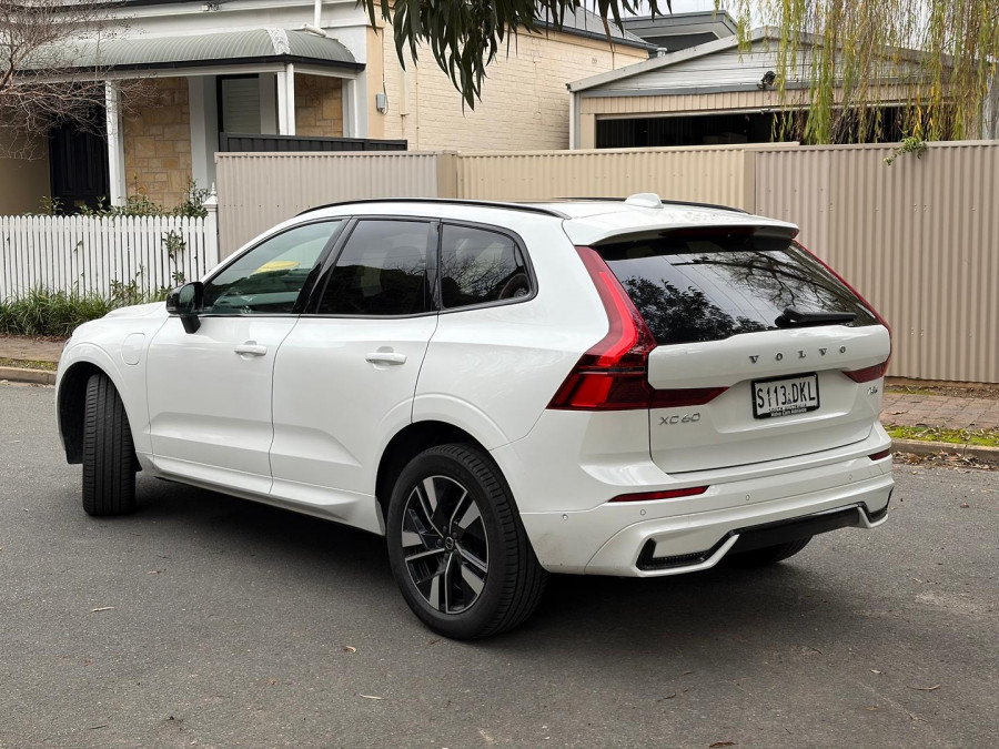 2025 Volvo XC60 UZ Plus T8 Plug-in Hybrid SUV Image 3