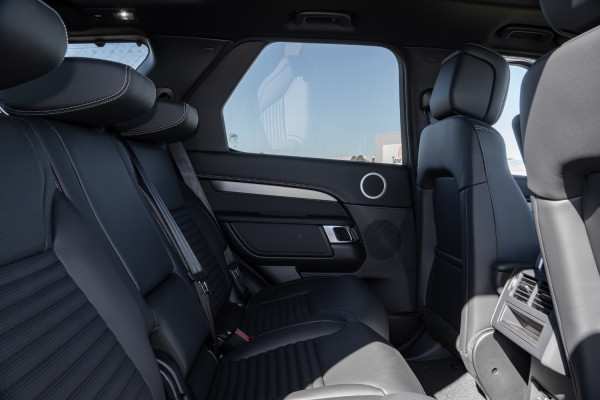 2026 Land Rover Discovery Series 5 D350 Dynamic SE SUV image 9