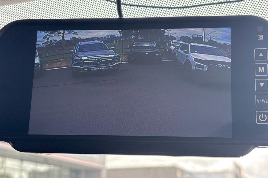 2018 Isuzu D-MAX  SX High Ride Ute Image 24