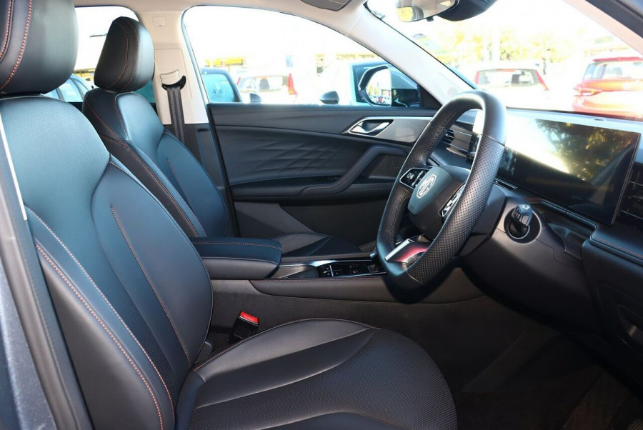 2024 MG HS AS33 Essence SUV Image 6