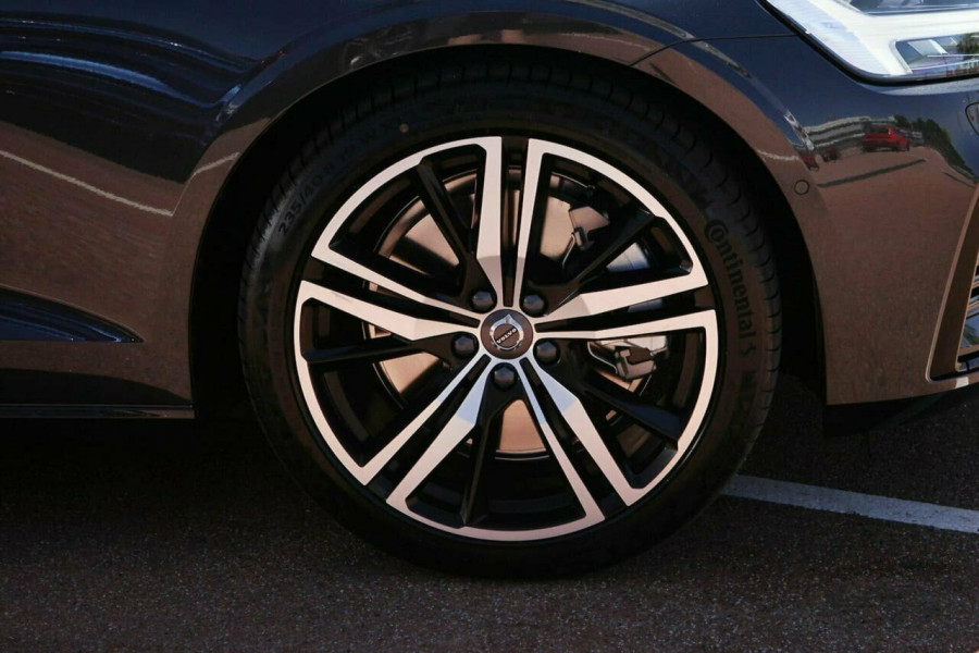2019 MY20 Volvo S60 Z Series T8 R-Design Sedan Image 20