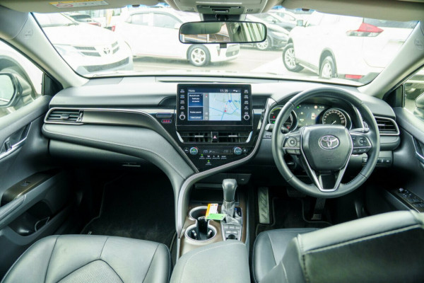 2021 Toyota Camry AXVH70R SX Sedan Image 16