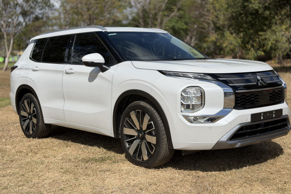 2025 Mitsubishi Outlander ZM Exceed SUV Image 9