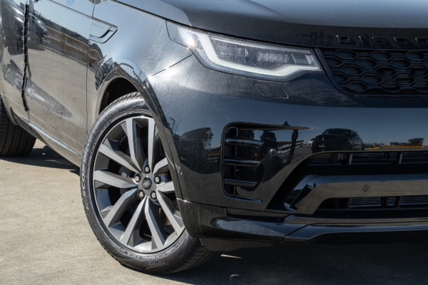 2026 Land Rover Discovery Series 5 D350 Dynamic SE SUV image 6