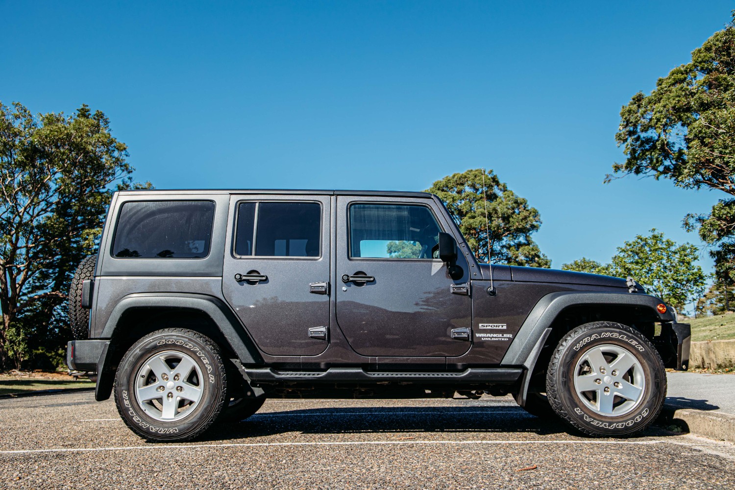 2014 Jeep Wrangler Unlimited - Sport Convertible Image 17