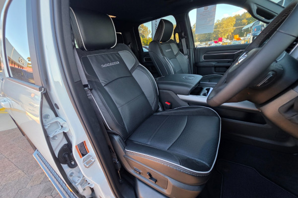 2026 Ram 2500 DJ Laramie Dual Cab Image 32