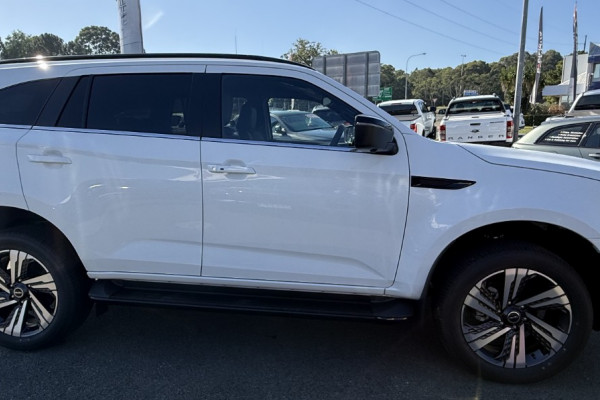 2025 MY25.5 Isuzu MU-X RJ LS-T SUV Image 10