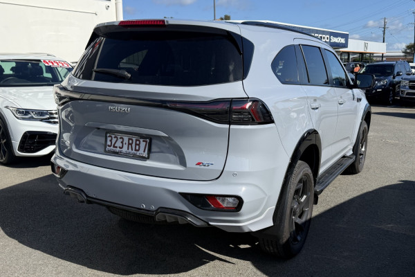 2026 Isuzu MU-X RJ X-TERRAIN SUV Image 10