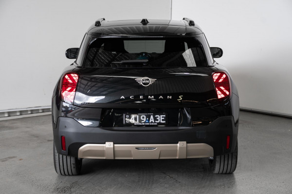 2026 MINI Aceman J05 SE Favoured Hatch image 5