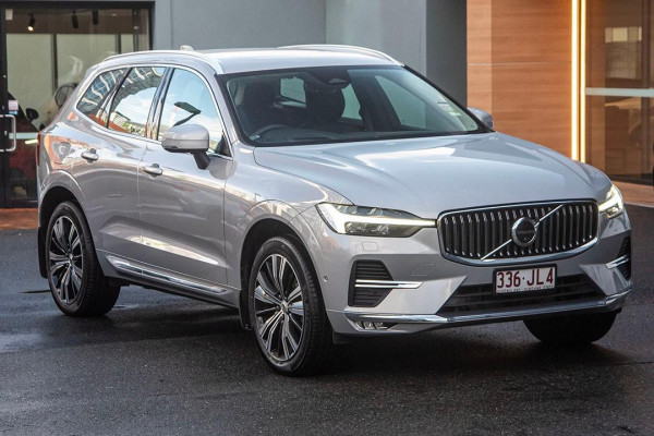 2023 Volvo XC60  Ultimate B5 Bright SUV Image 3